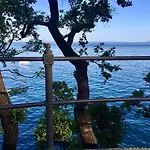 Lapov, Beautiful View, Private Free Parking דירה