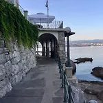 דירה Lapov, Beautiful View, Private Free Parking Ičići