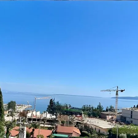 דירה Lapov, Beautiful View, Private Free Parking Ičići