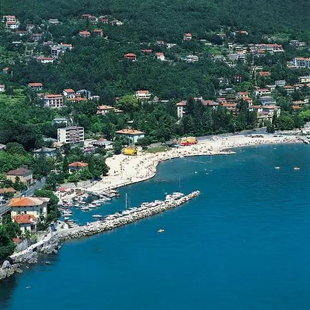 Apartment Lapov, Beautiful View, Private Free Parking
