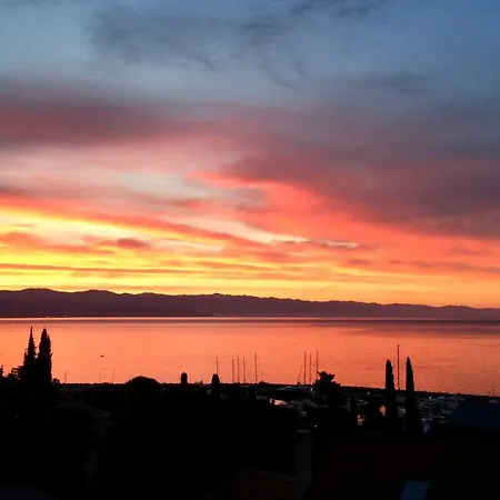 Lapov, Beautiful View, Private Free Parking * Ičići