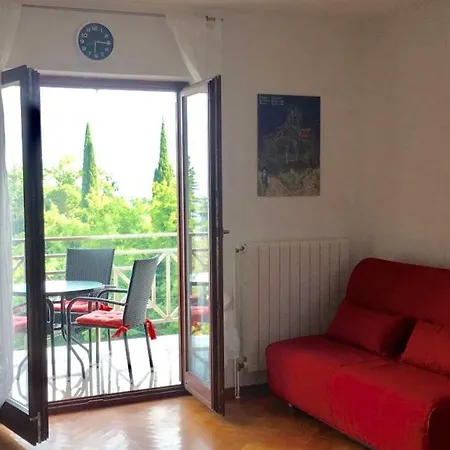 Lapov, Beautiful View, Private Free Parking * Ičići