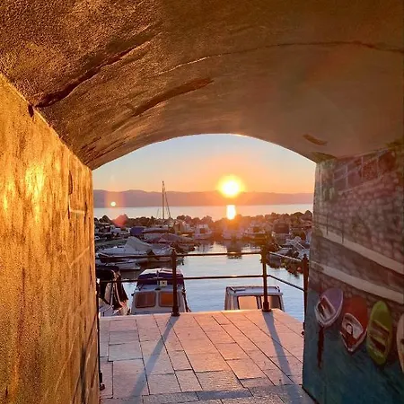 Lapov, Beautiful View, Private Free Parking *