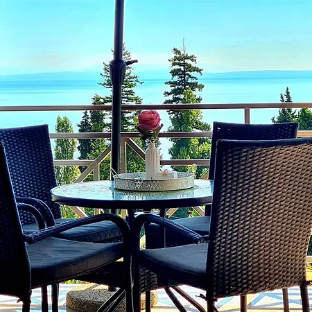 Lapov, Beautiful View, Private Free Parking Apartmán Ičići